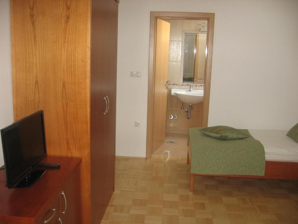 Hotel Gostilna In Prenocisce Kocjan Bizeljsko Zimmer foto