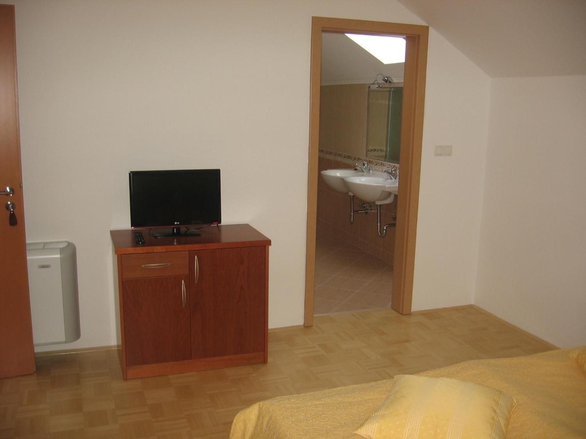 Hotel Gostilna In Prenocisce Kocjan Bizeljsko Zimmer foto